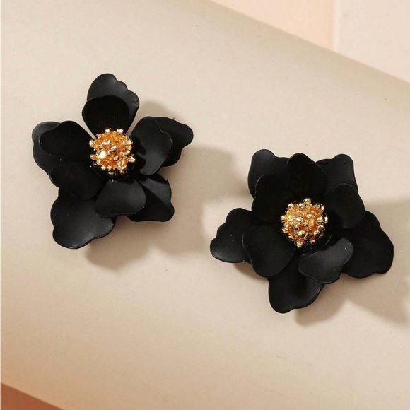 FLOWER EARRINGS  MATTE FINISH BLACK/GOLD - Picture 1 of 2